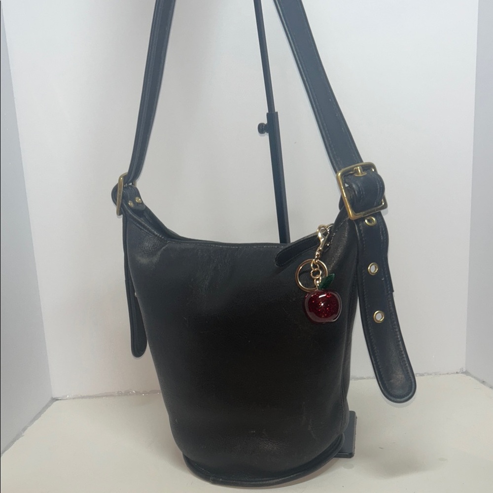 Vintage Coach Black Leather Bucket Shoulder Bag